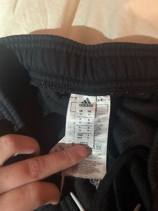 Pantalón Adidas Negro con Rayas Blancas