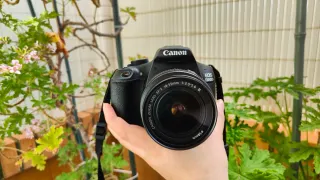 Cámara Canon + accesorios varios