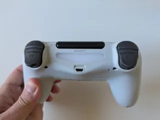 PS4 Pro Blanca 1TB + Mando