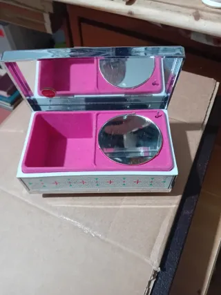 Caja Musical Antigua Decorada