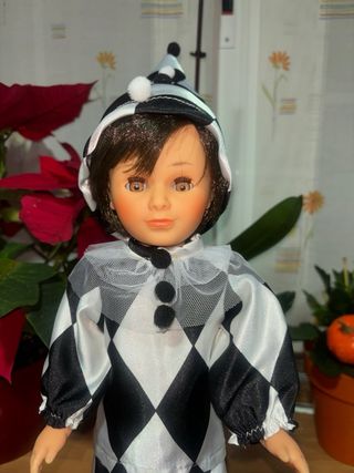 Muñeco Lucas vestido de Arlequín artesanal