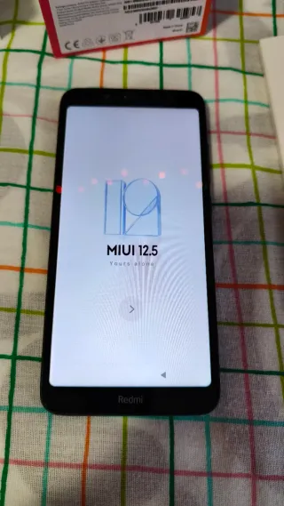 Xiaomi Redmi 7A + funda protectora