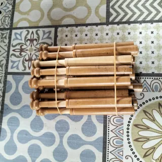 Bolillos de madera para encaje
