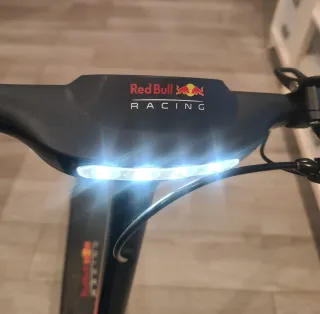 Patinete Eléctrico Red Bull Racing