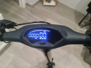 Patinete Eléctrico Red Bull Racing