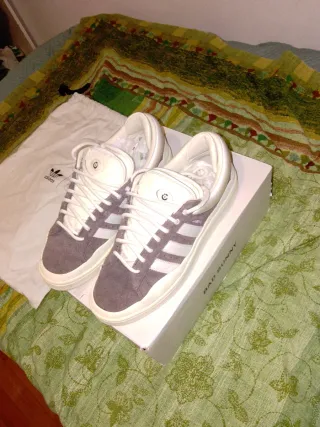 Adidas Bad Bunny Campus Gris/Blanco