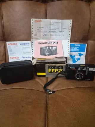 Cámara Konica EFP2 con accesorios
