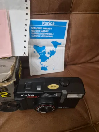 Cámara Konica EFP2 con accesorios