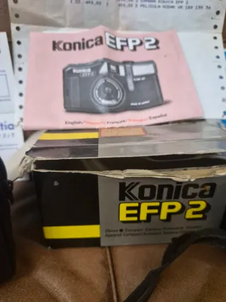 Cámara Konica EFP2 con accesorios