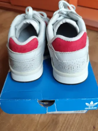 Zapatillas Adidas A.R. Trainer Retro Blancas Rojas