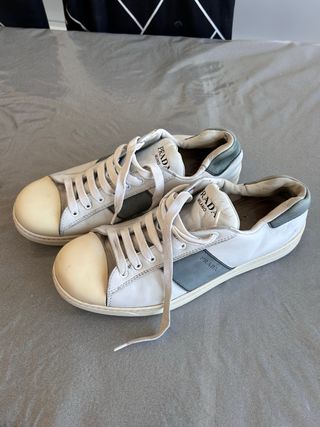 Zapatillas Prada Blancas y Grises
