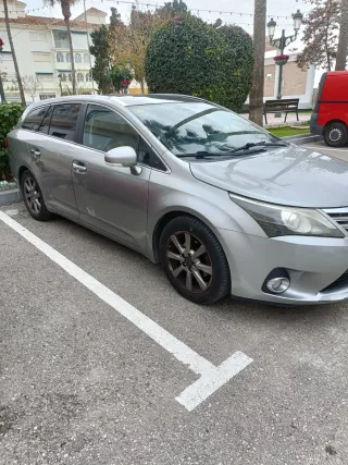 Toyota Avensis 2012