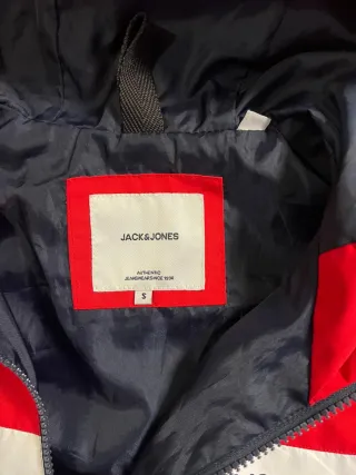Chaqueta Jack & Jones Roja y Negra con Capucha