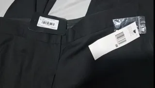 Pantalón negro de DKNY