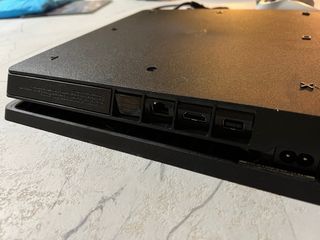 PS4 (PlayStation 4) Nera + Controller