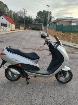 Peugeot Scooter Plata