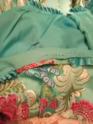 Traje de Fallera Turquesa y Rojo