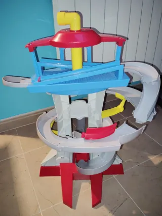 Torre de Control Patrulla Canina y superthing.