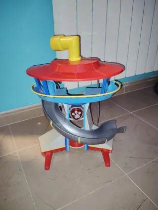 Torre de Control Patrulla Canina y superthing.