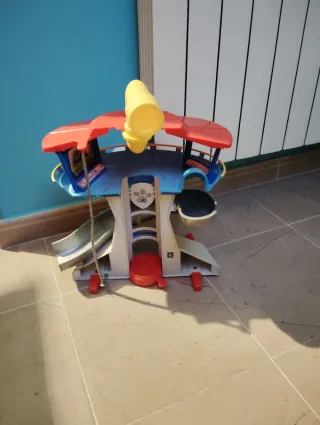 Torre de Control Patrulla Canina y superthing.