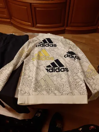 Chándal Adidas niño. Talla 9, 10 años. 140 cm.