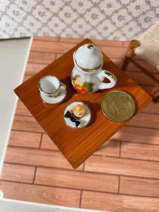 Servizio da tè bambole con dolce