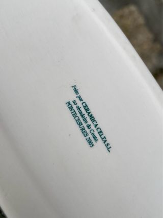 Botella antropomorfa y vasos