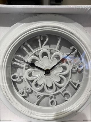 Reloj de pared decorativo blanco