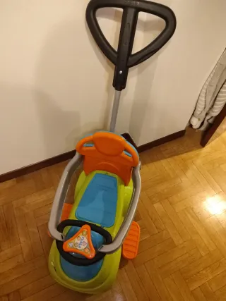 Coche de juguete para niños