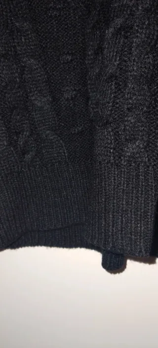 Jersey Negro Hombros Descubiertos Talla M