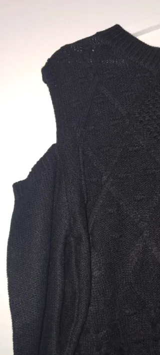 Jersey Negro Hombros Descubiertos Talla M