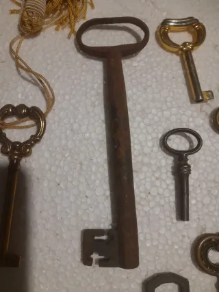 Set di 9 Chiavi Antiche da Collezione