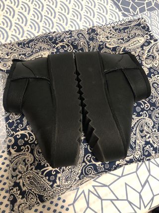 Botines negros de piel con forro interior