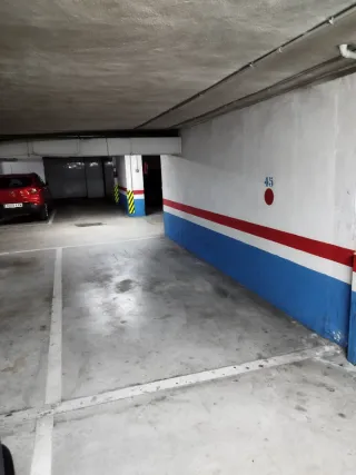 Se alquila plaza de garaje.