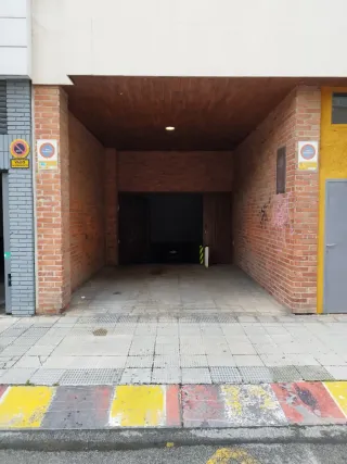 Se alquila plaza de garaje.