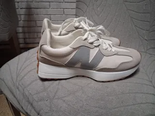 Zapatillas Beige y Gris