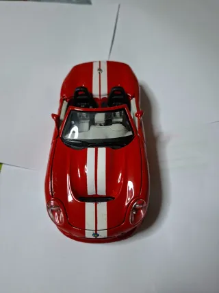 Coche a escala 1/24
