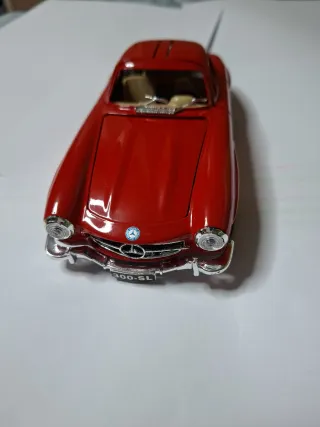 Coche a escala 1/24