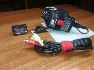 Sony Handycam HDR-CX105E Videocámara