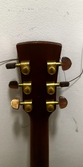 Guitarra Acústica Marrón