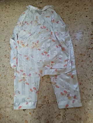 Pijama Satén Raso Flores Talla L
