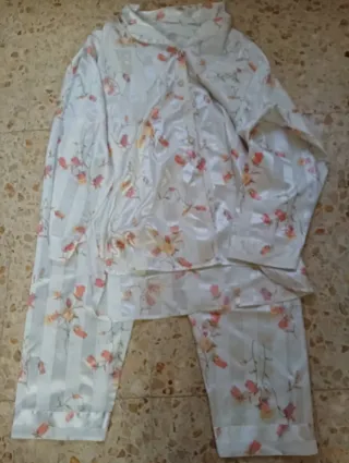 Pijama Satén Raso Flores Talla L