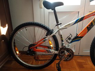 Bicicleta MTB 26" juvenil - Rueda trasera nueva