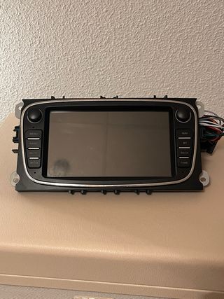 Radio bluetooth con pantalla tactil.