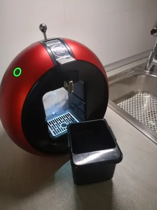 Cafetera Dolce Gusto Roja