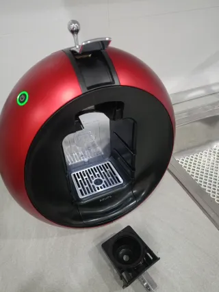 Cafetera Dolce Gusto Roja