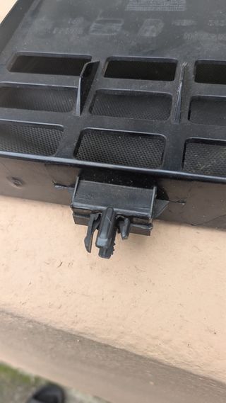 Caja almacenamiento radio seat ibiza 6l
