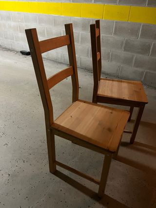 Sillas de madera Ikea (2 unidades)