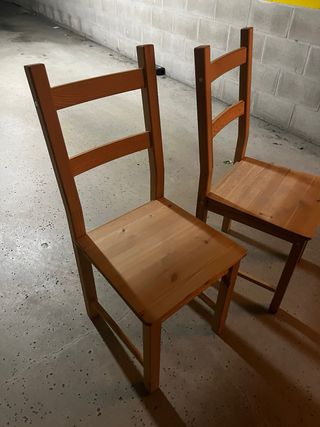 Sillas de madera Ikea (2 unidades)