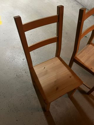 Sillas de madera Ikea (2 unidades)